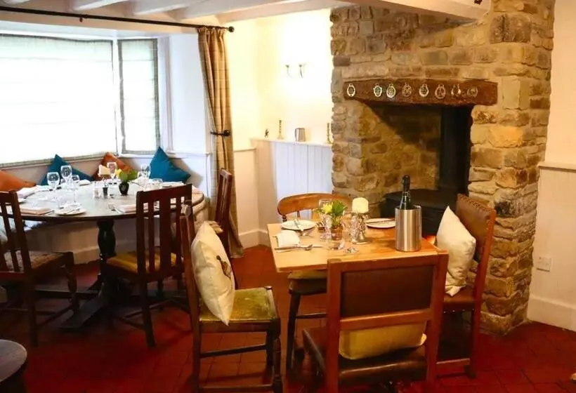 Hotelli The Lion, Tredington