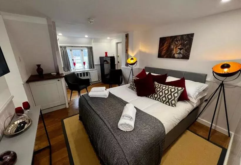 Hotelli The Lion, Tredington