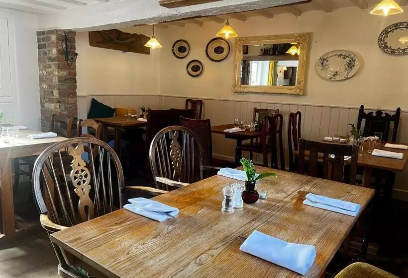 Hotelli The Lion, Tredington