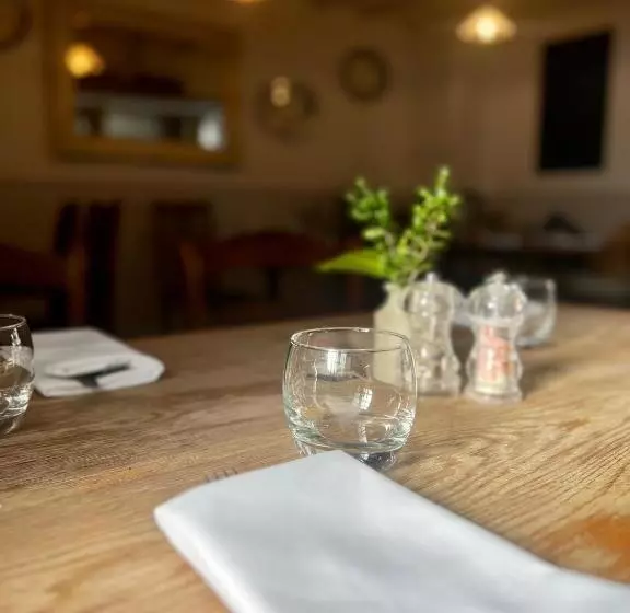 Hotelli The Lion, Tredington