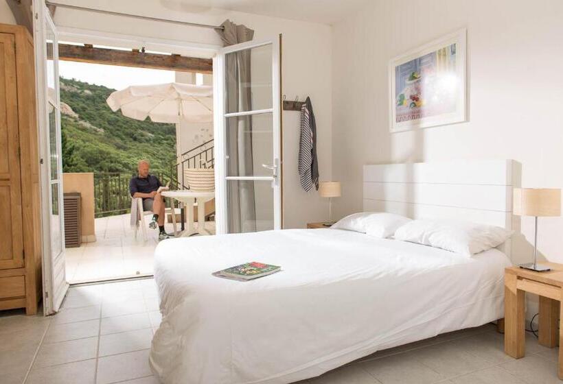 Отель Villages Clubs Du Soleil Le Reverdi