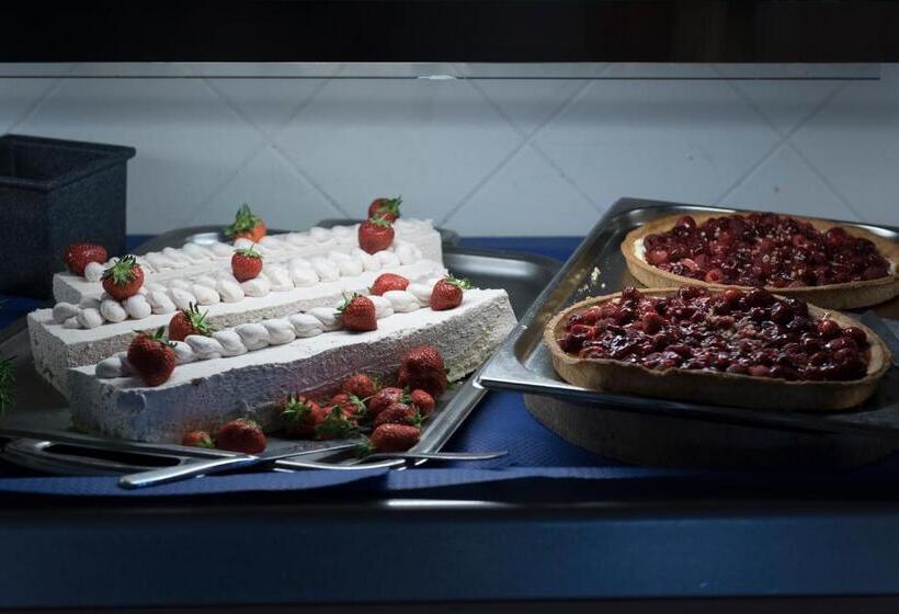 Отель Villages Clubs Du Soleil Le Reverdi