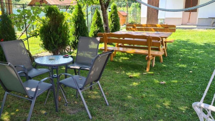 بنسيون Garden Vendégház