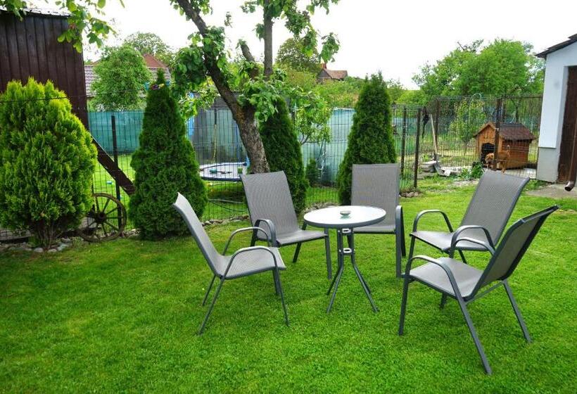 بنسيون Garden Vendégház