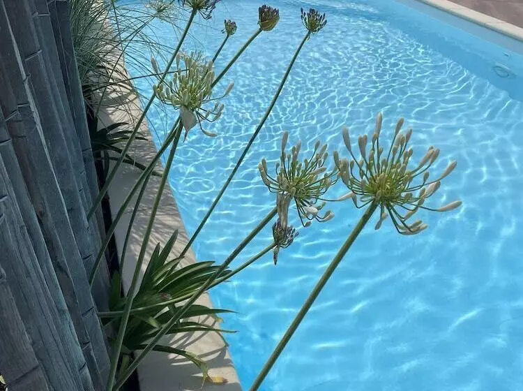 Aamiaismajoitus (B&B) Villa Pierartlou