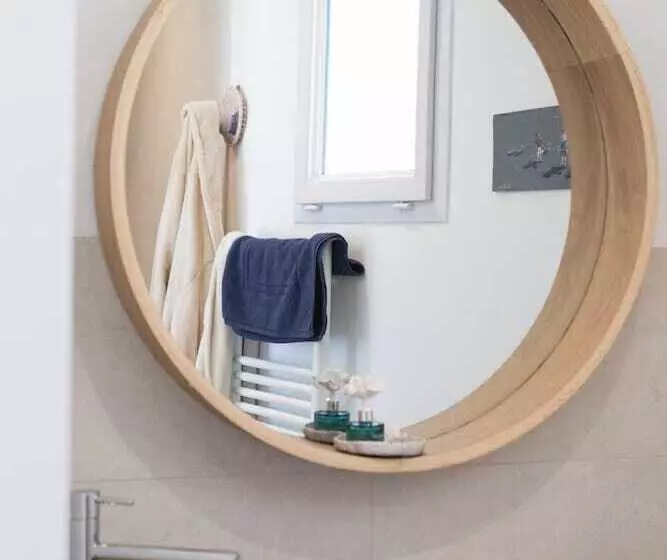 Aamiaismajoitus (B&B) Villa Pierartlou