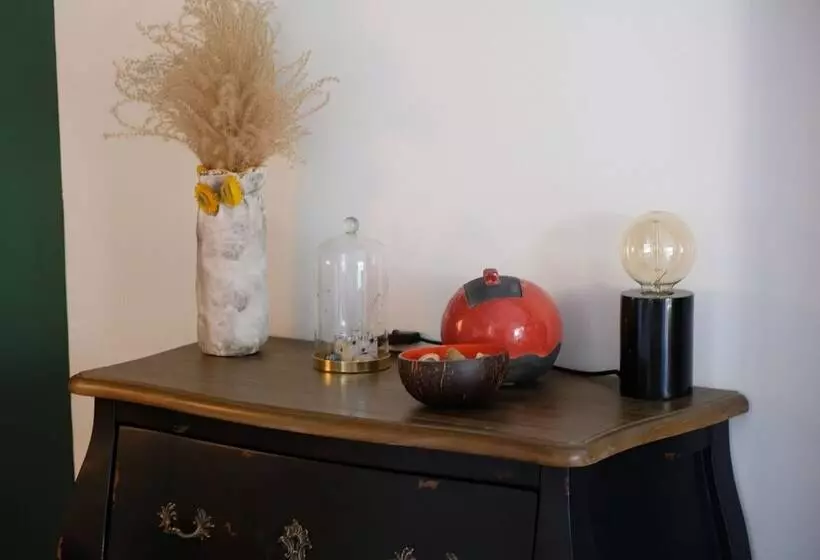 Aamiaismajoitus (B&B) Villa Pierartlou