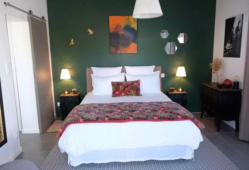 Aamiaismajoitus (B&B) Villa Pierartlou