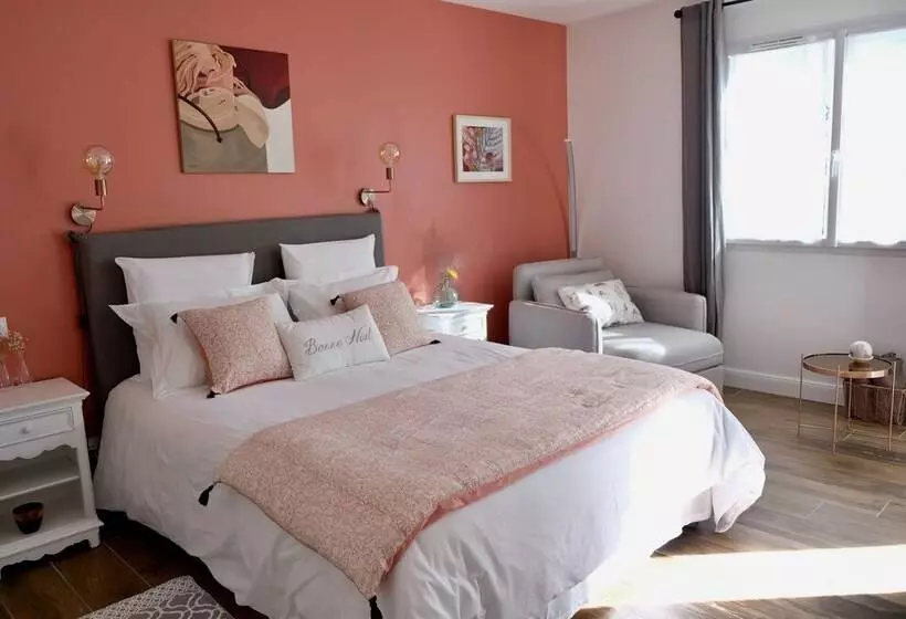 Aamiaismajoitus (B&B) Villa Pierartlou