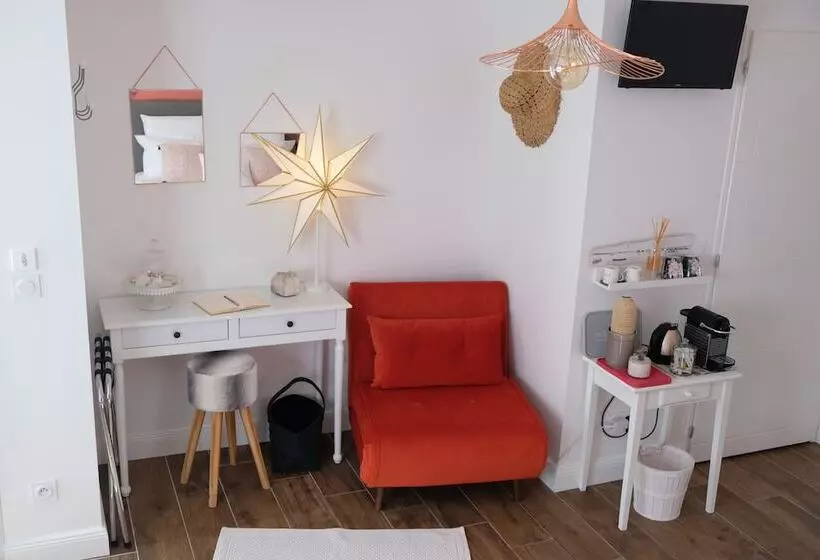 Aamiaismajoitus (B&B) Villa Pierartlou