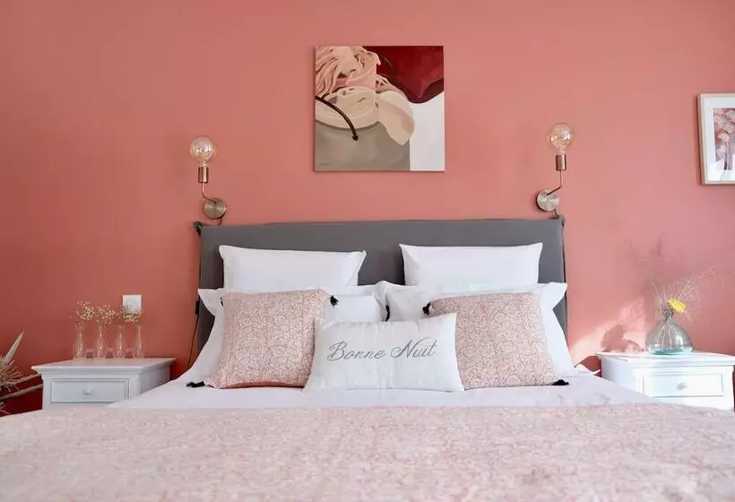 Aamiaismajoitus (B&B) Villa Pierartlou