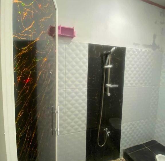 בית מלון כפרי Express O 92147 Nia Residence