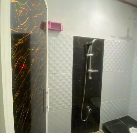 Hotelli Express O 92147 Nia Residence