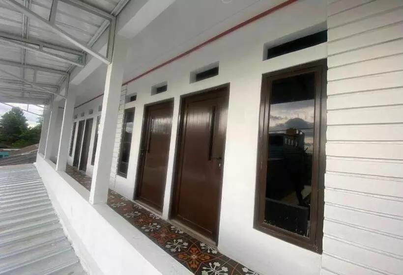 Hotelli Express O 92147 Nia Residence