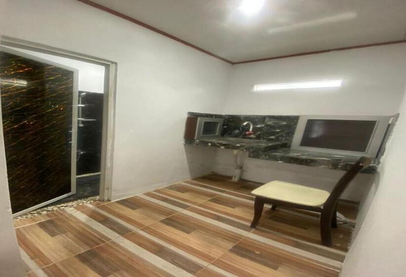 בית מלון כפרי Express O 92147 Nia Residence