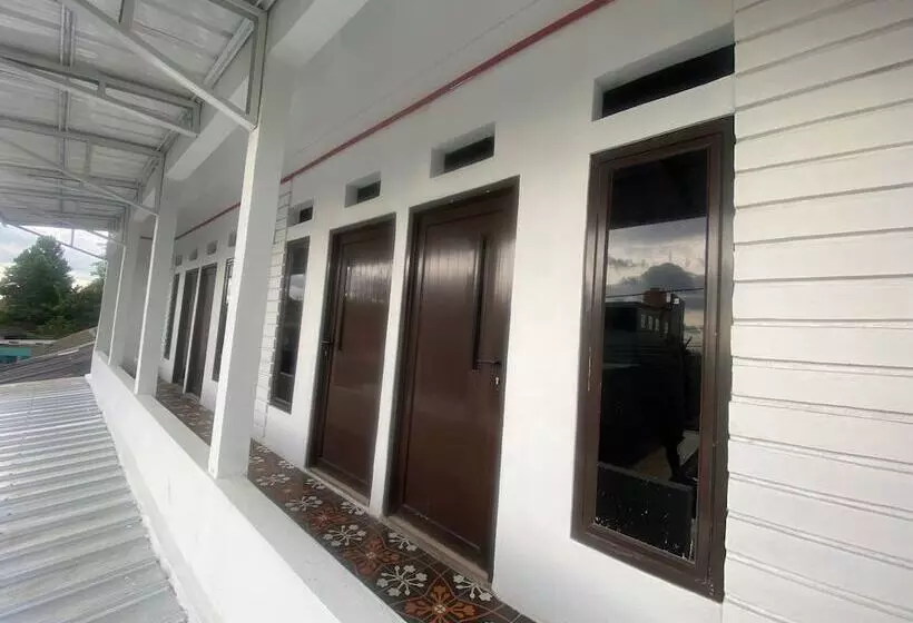 Hotelli Express O 92147 Nia Residence