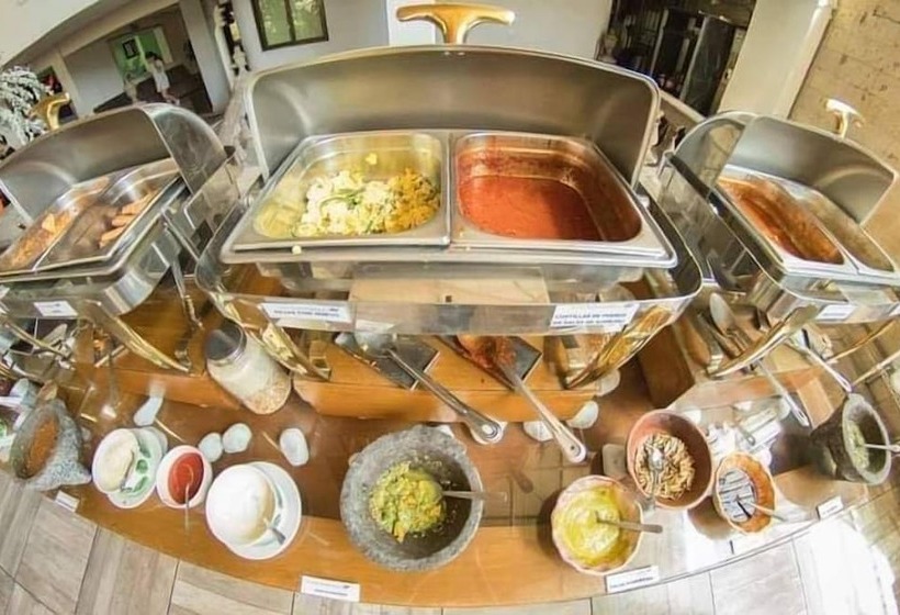 هتل Maria Isabel De Iguala