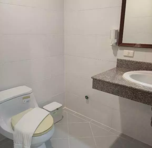 هتل Baan Thara Guesthouse