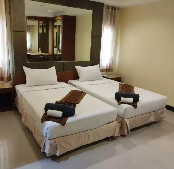 هتل Baan Thara Guesthouse