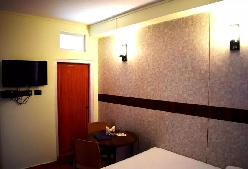 Hotelli Lily Guest House