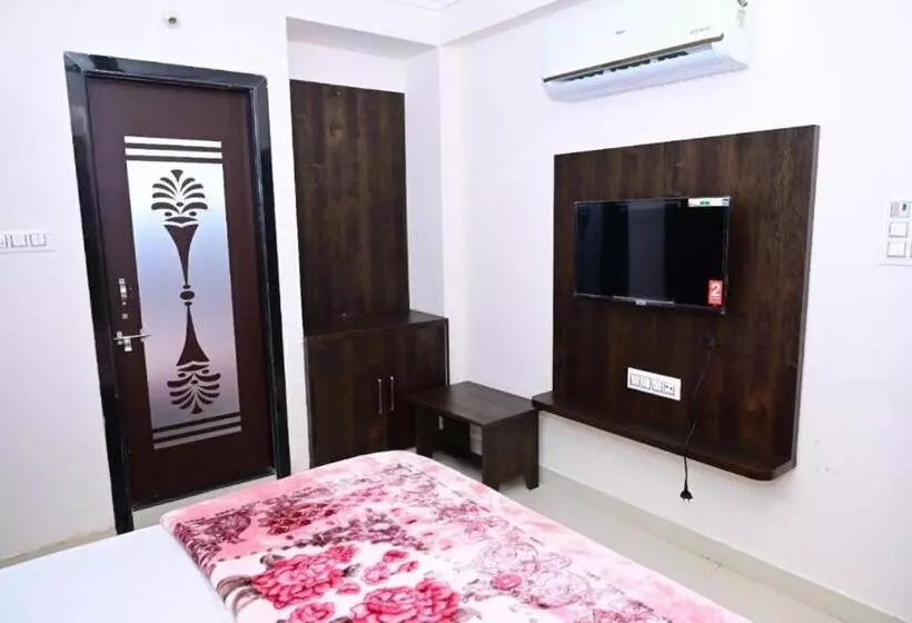ホテル Shree Chandram