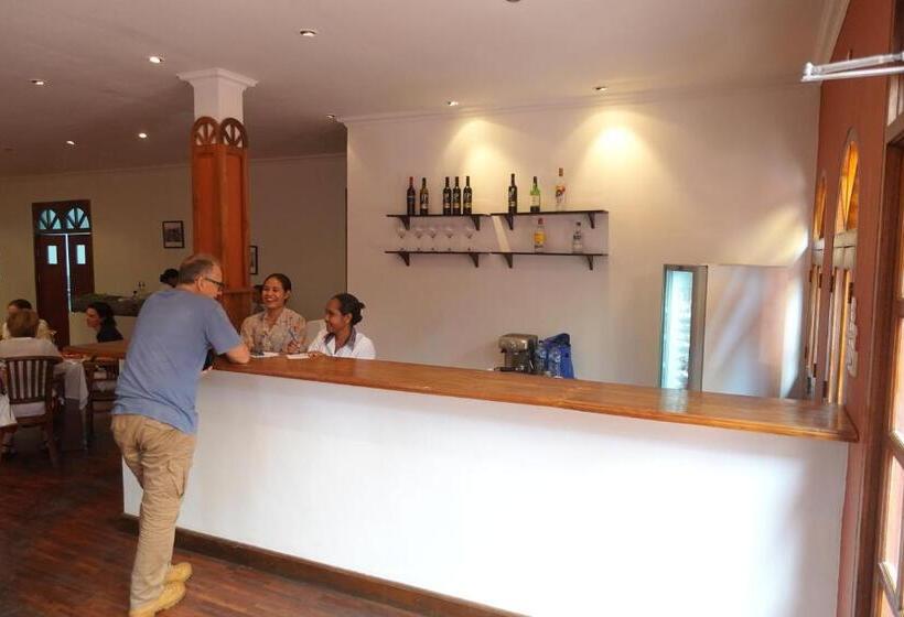 هتل Sunset Inn By Pro Ema