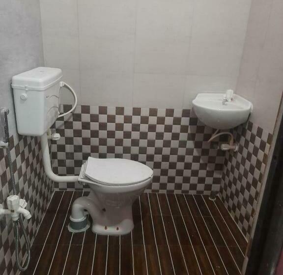 Pensionat Akshita Guest House By Grb