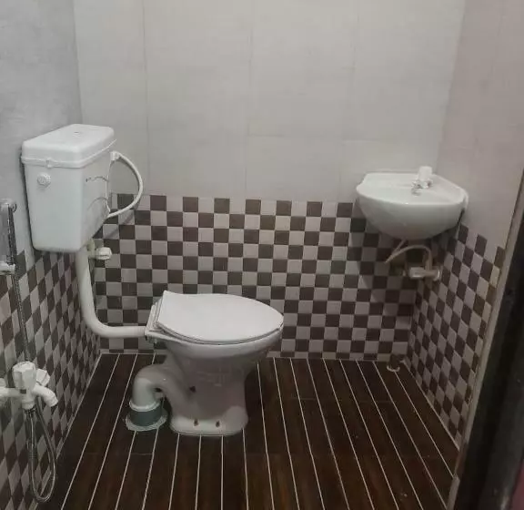 Majatalo Akshita Guest House By Grb