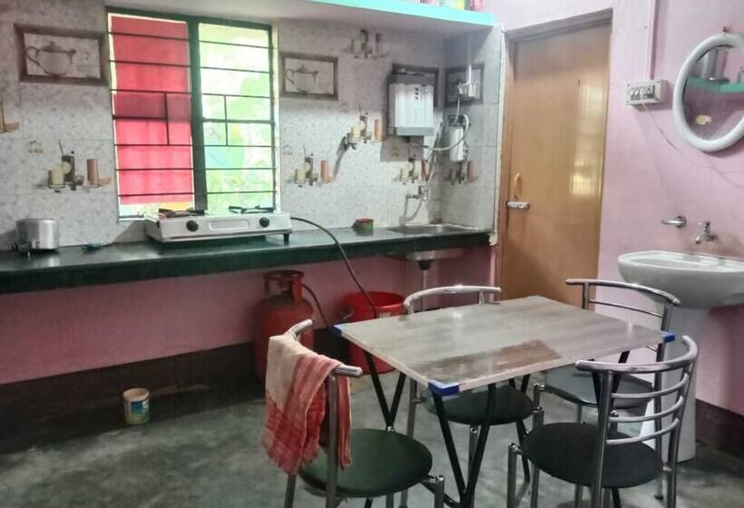 Pensionat Akshita Guest House By Grb