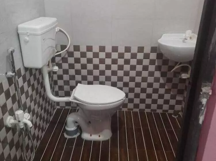 Majatalo Akshita Guest House By Grb