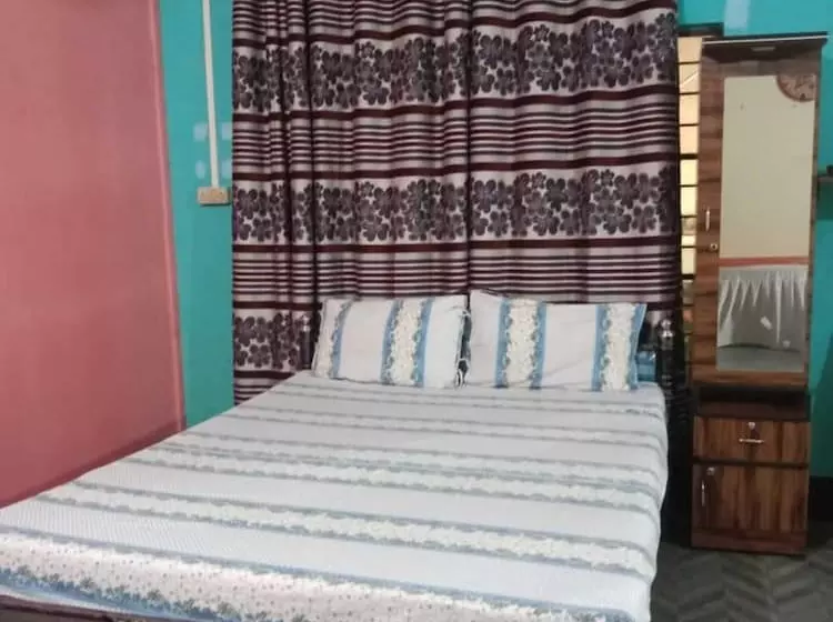 Majatalo Akshita Guest House By Grb