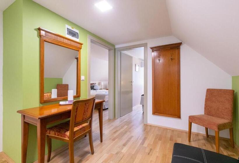 펜션 Barkóscinege Vendégház