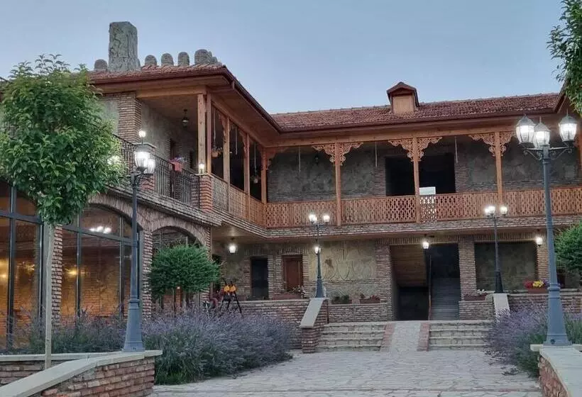 هتل Château Davitiani