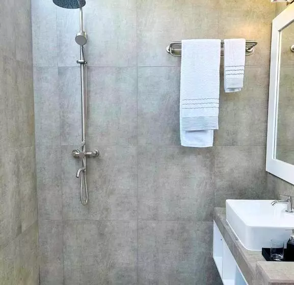 Island Luxury Dive Hotel   Fulhadhoo