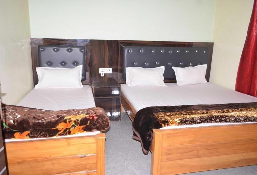 Hotel Oyo 80883  Av Priya