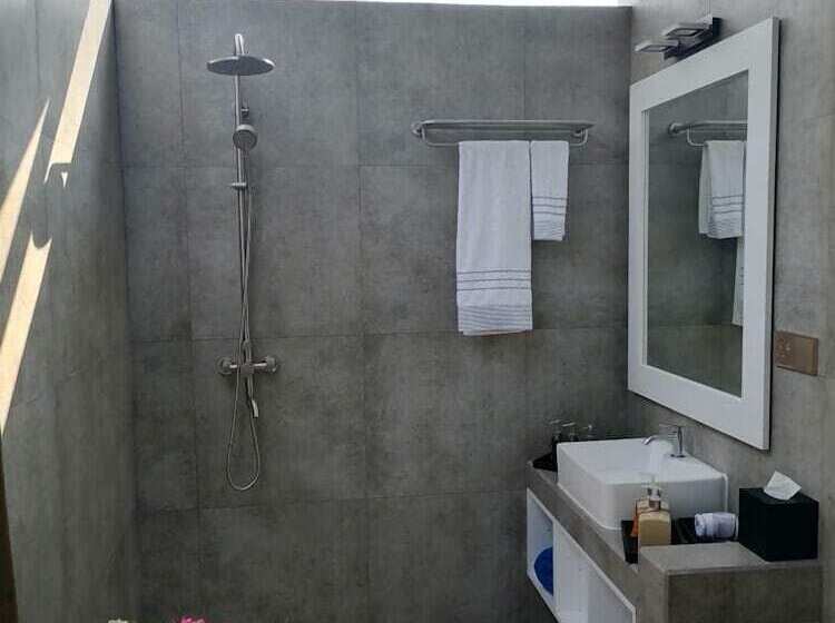 Island Luxury Dive Hotel   Fulhadhoo