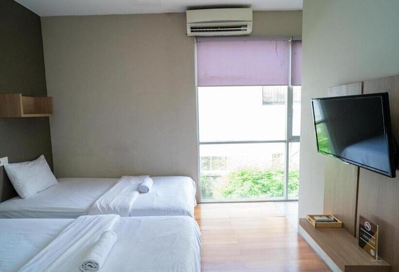 פנסיון 3j Living