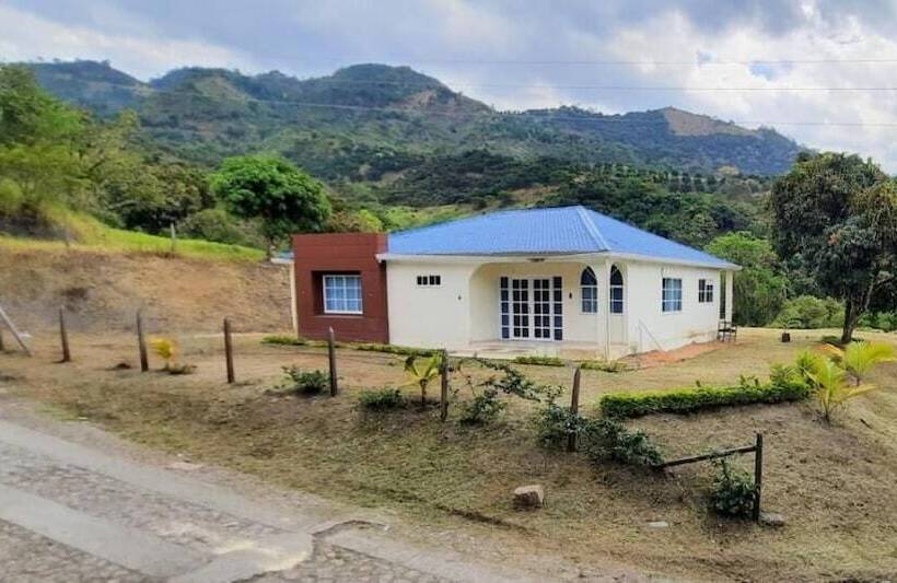 Herberge Sede Campestre Peña Negra