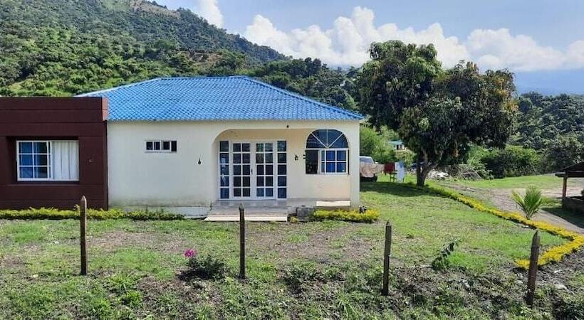 Herberge Sede Campestre Peña Negra