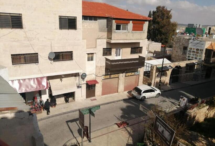 هاستل Student House