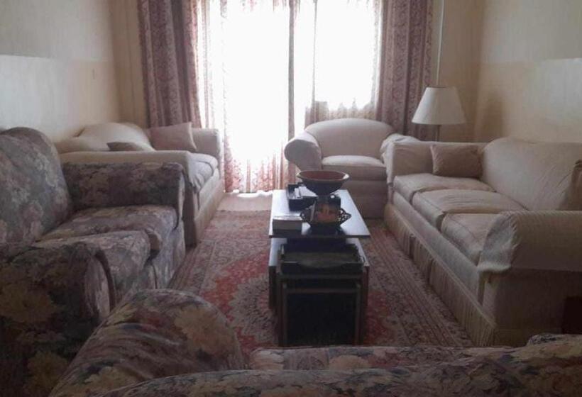 هاستل Student House