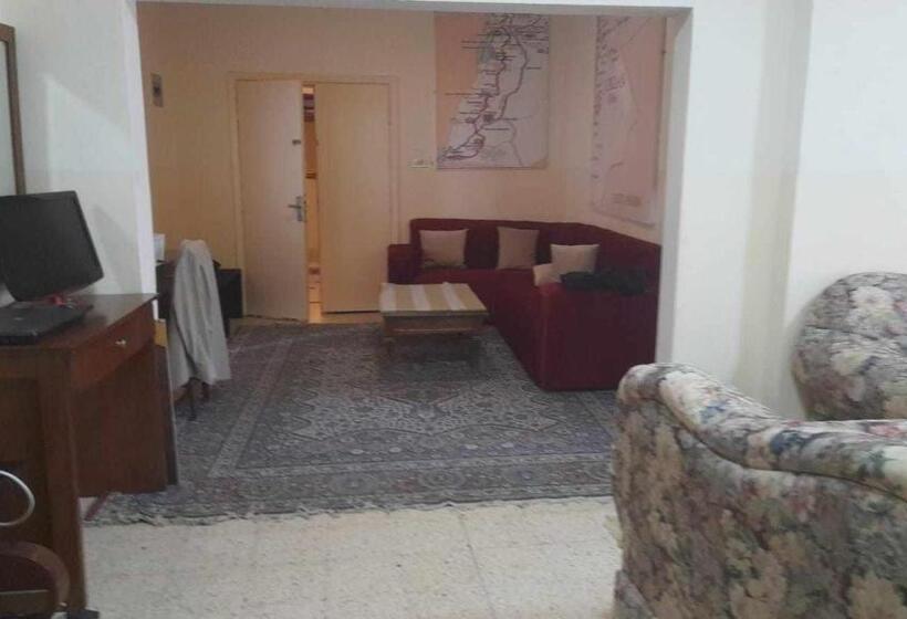 هاستل Student House