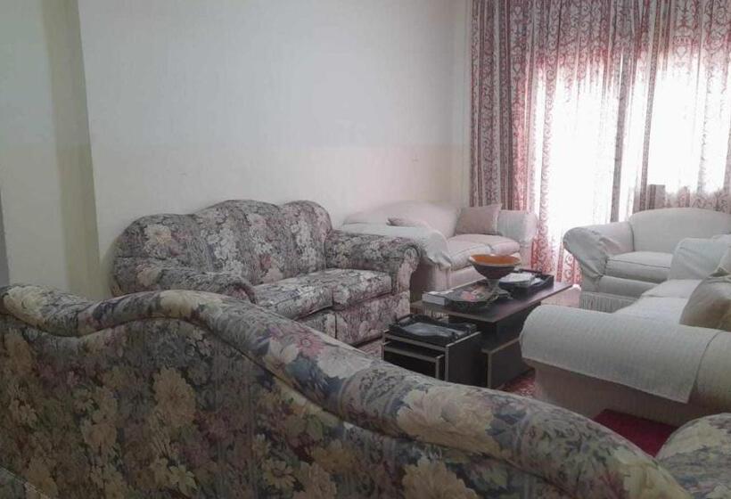 هاستل Student House