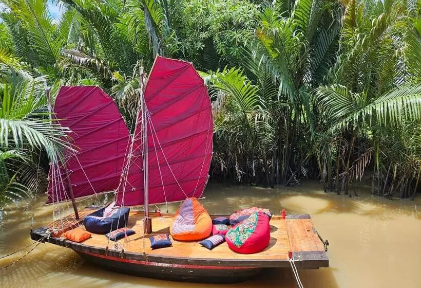 تختخواب و صبحانه Comfy Riverside Mekong Homestay Ben Tre