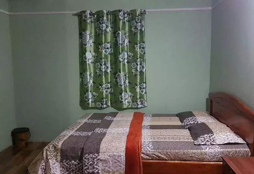 ベッドアンドブレックファースト Sara Grace Cottages Cherrapunji