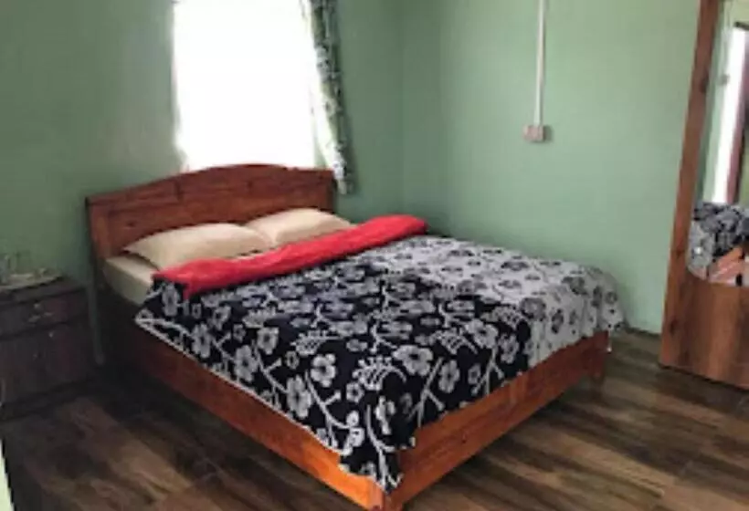 ベッドアンドブレックファースト Sara Grace Cottages Cherrapunji
