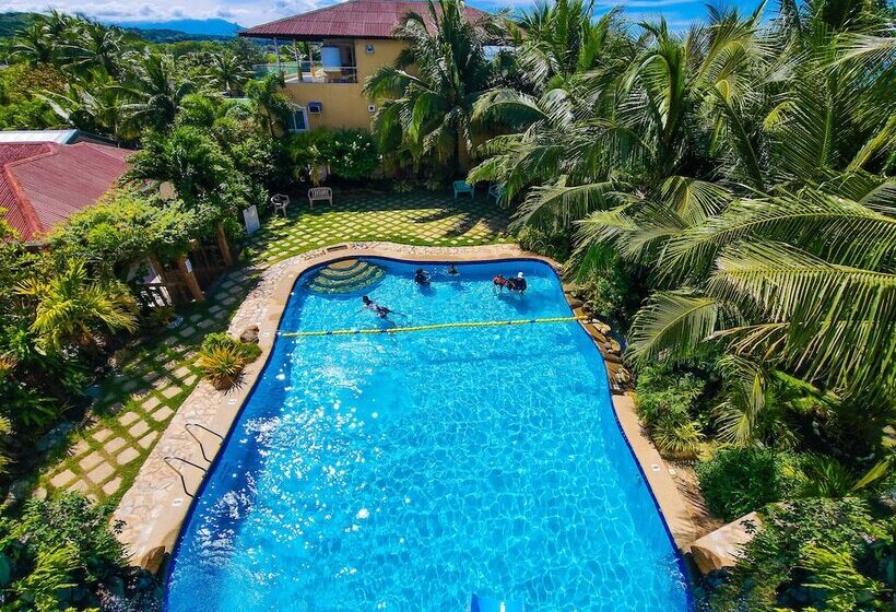 Crystal Shores Beach Resort Powered By Cocotel