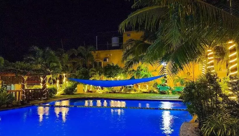 Crystal Shores Beach Resort Powered By Cocotel