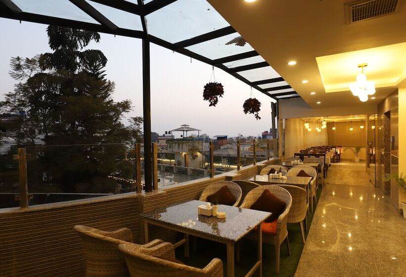 Apex Business Hotel   Airport