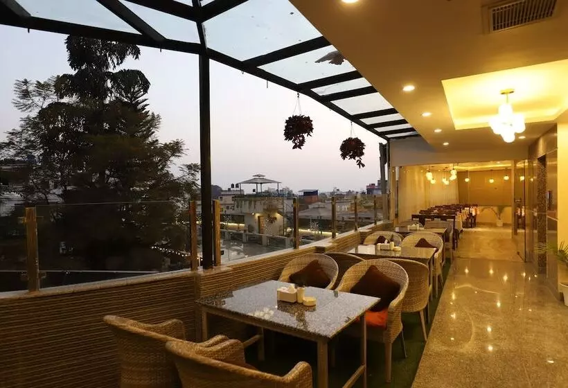 Apex Business Hotel   Airport